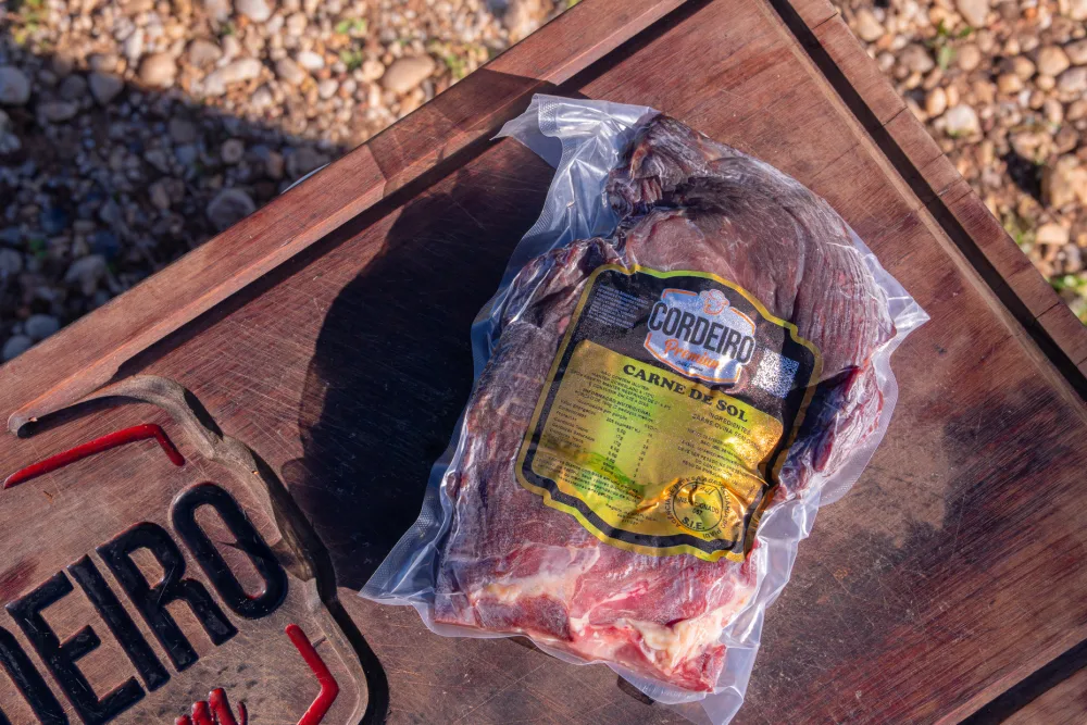 Carne de Sol de cordeiro embalado a vácuo