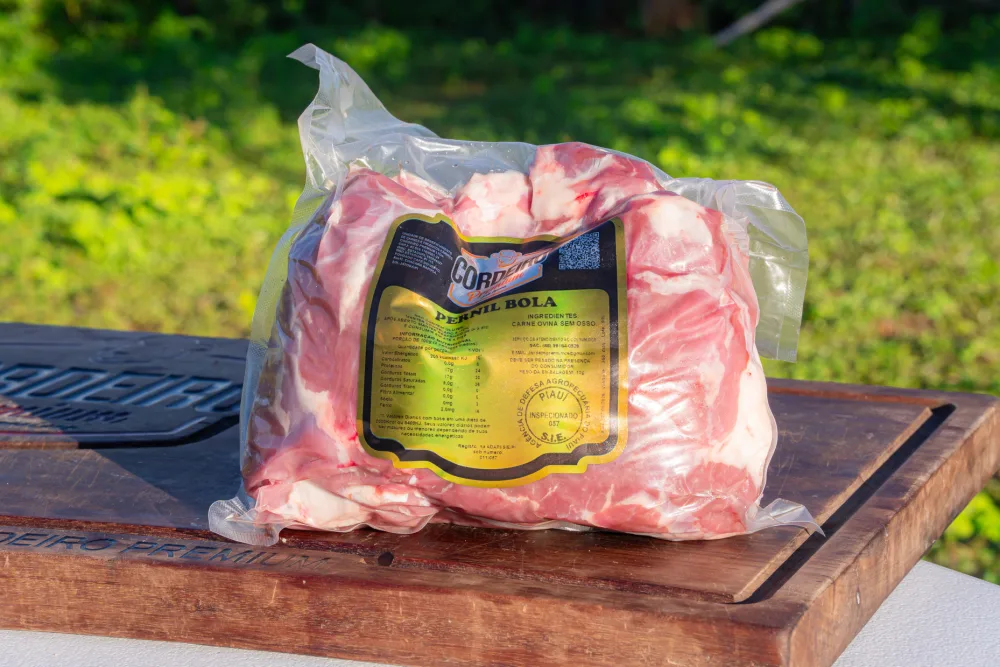 Pernil Bola de cordeiro embalado a vácuo